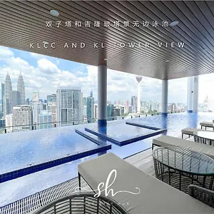 The Luxe Klcc View Sky Pool Apartment
